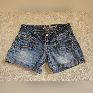 Wallflower womens jean shorts size 3